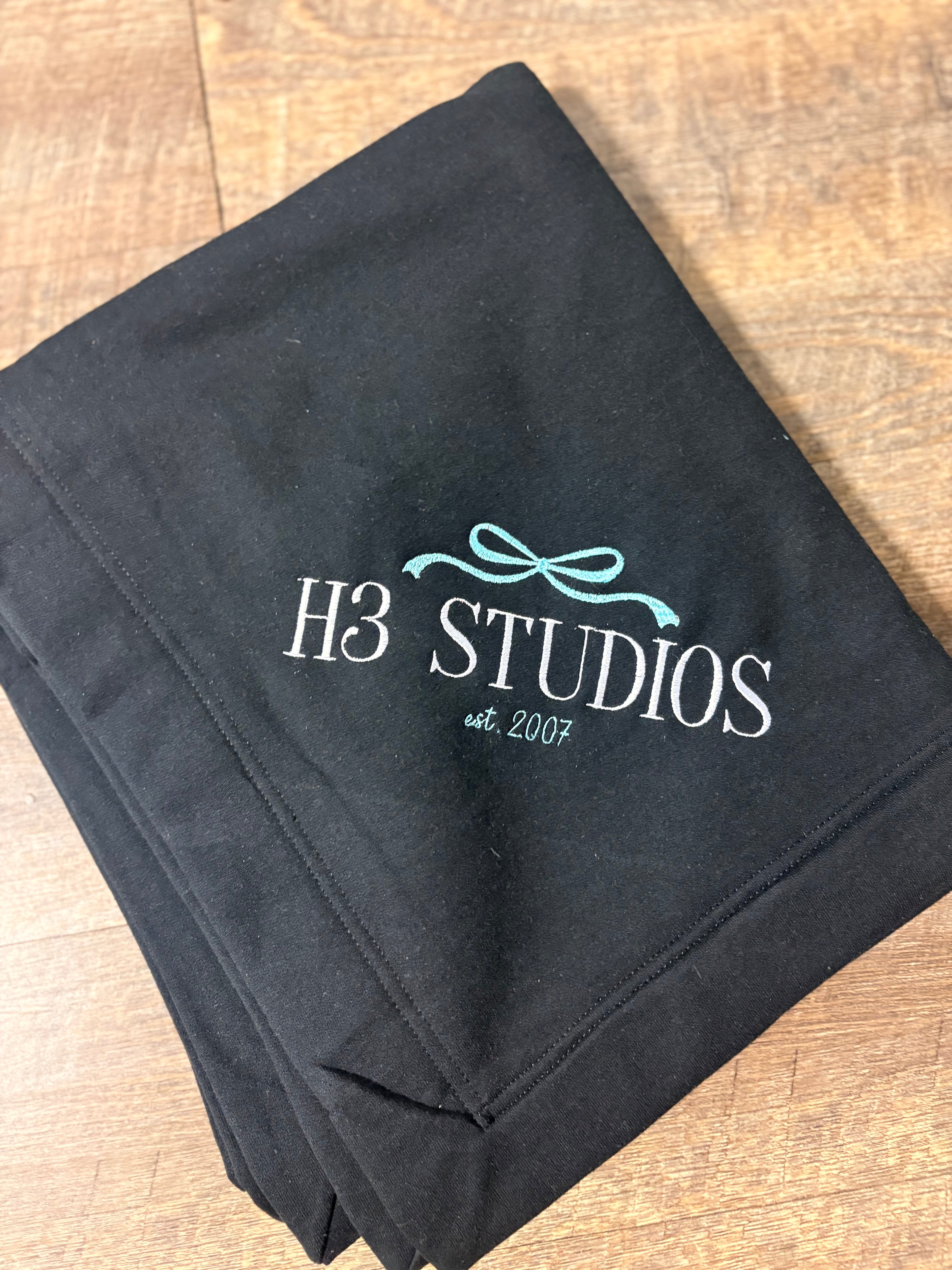 H3 Studios Blanket